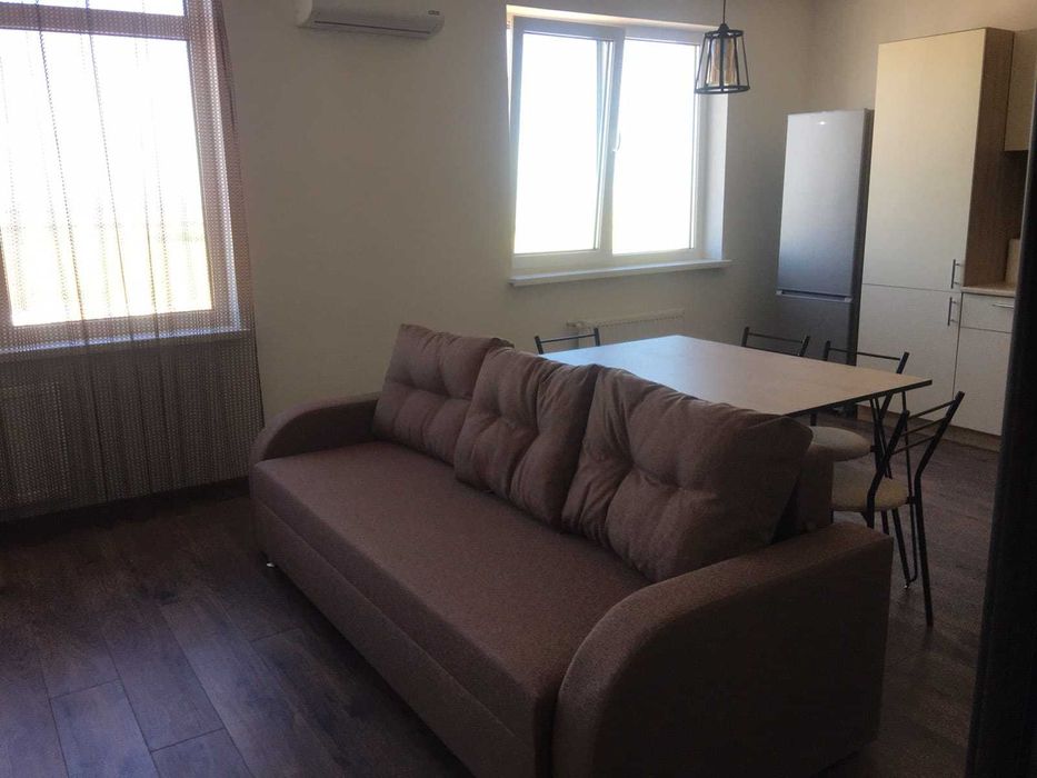 Продам 1 кім квартиру з ремонтом  в Жемчужині на Сахарова