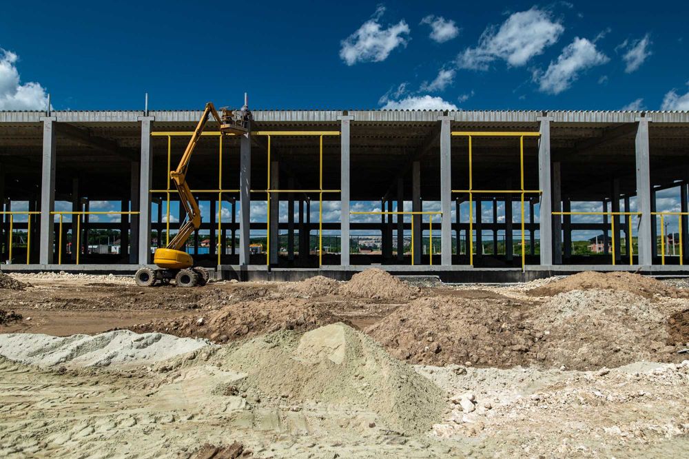 Оренда нового складу 654 м² в ЛЦ PERETYN (поряд з митницею) у Львові