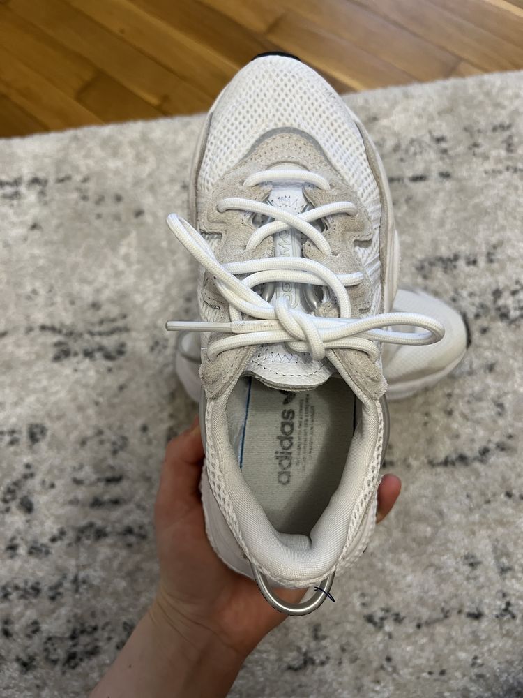 Кросівки ozweego жіночі білі розмір 35,5(21,5см)