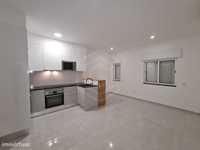 Apartamento T1 em zona central de Qua...