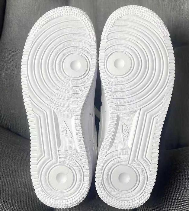 Buty Nike Air Force 1 Low Supreme White Rozmiar.40,5