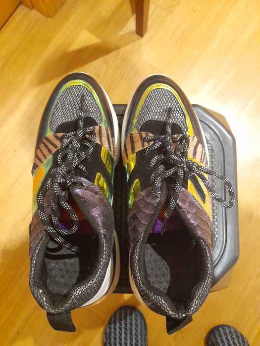 Vendo sapatilhas/sapatos senhora.