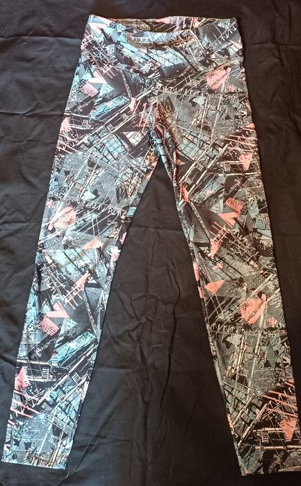 Довгі яскраві лосини