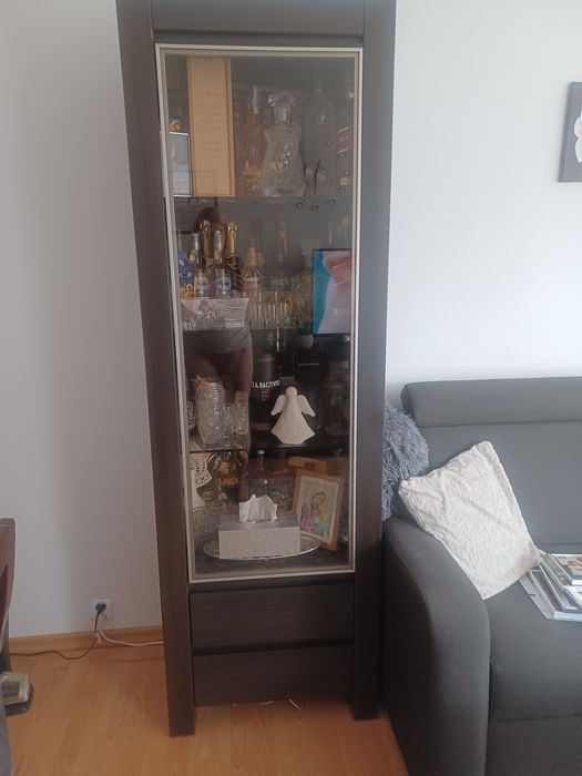 Witryna kolor ciemnego brązu