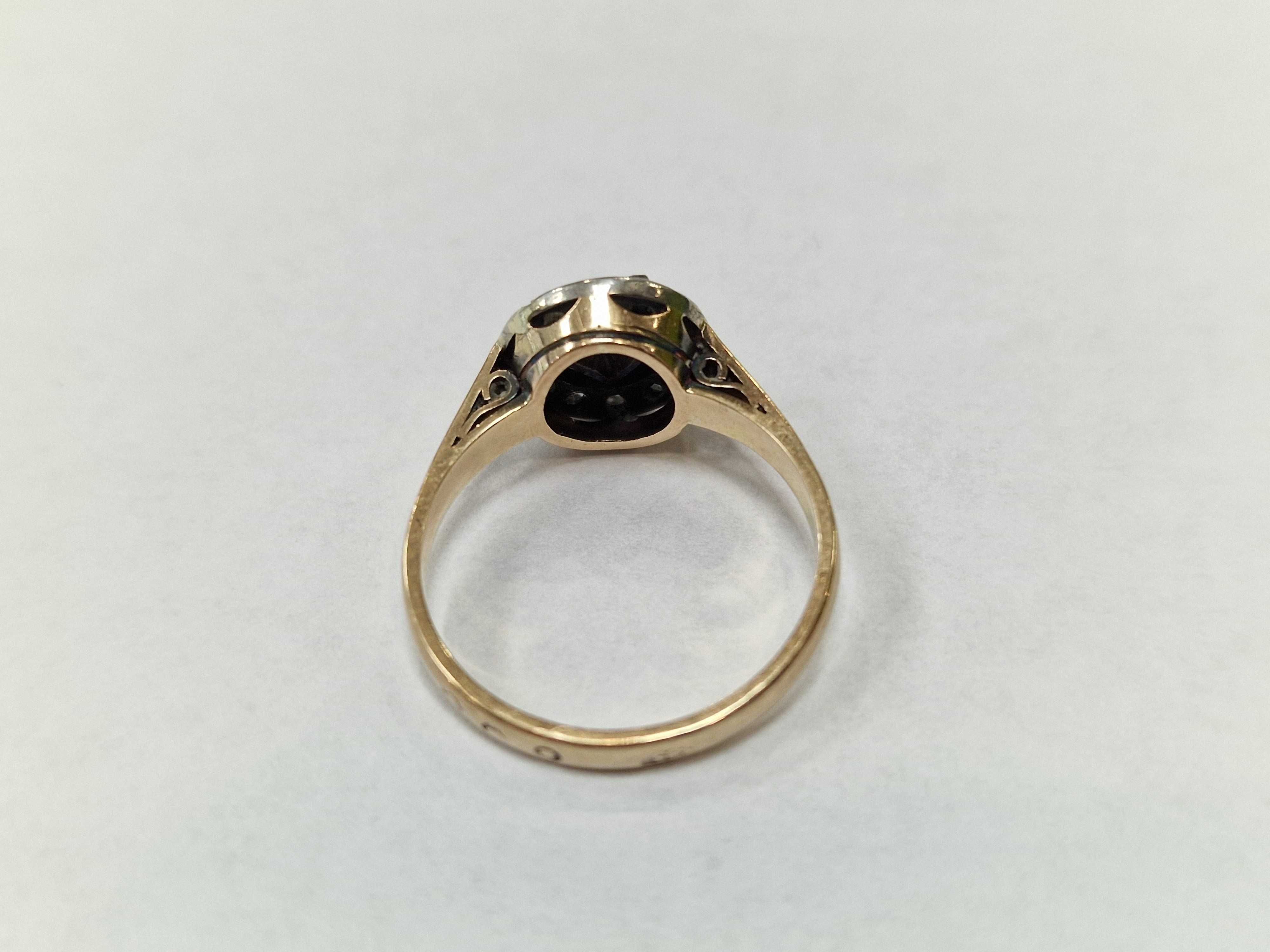Złoty pierścionek damski/ 585/ 0.33 CT/ 3.37 gram/ R15.5/ Stary szlif