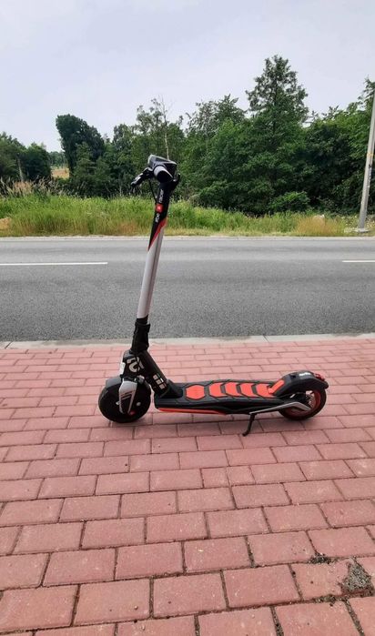 Prawie nowa Aprilia E-SR1