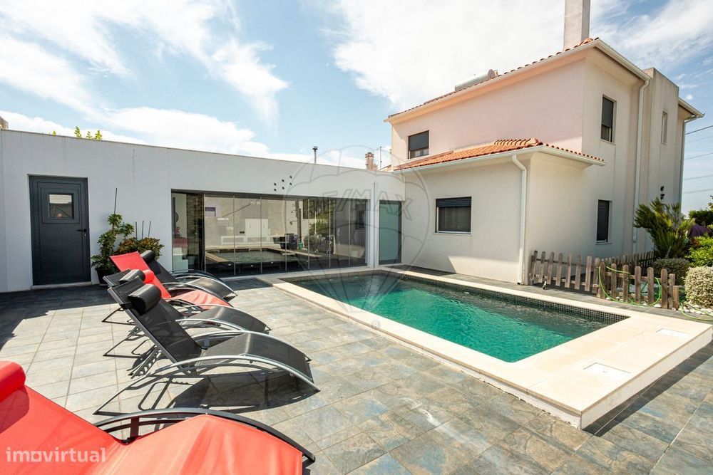 Moradia T4 para venda