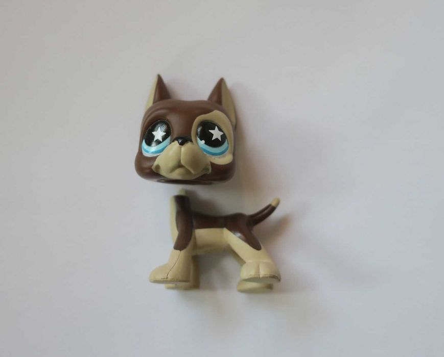 Brązowy dog niemiecki Littlest Pet Shop lps