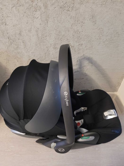 Fotelik Cybex bezwypadkowy i dodatki