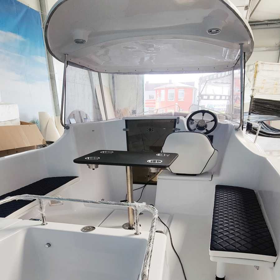 ŁÓDZ MOTOROWA PILOTHOUSE 540 Z KABINĄ i przyczepą podłodziową NOWA