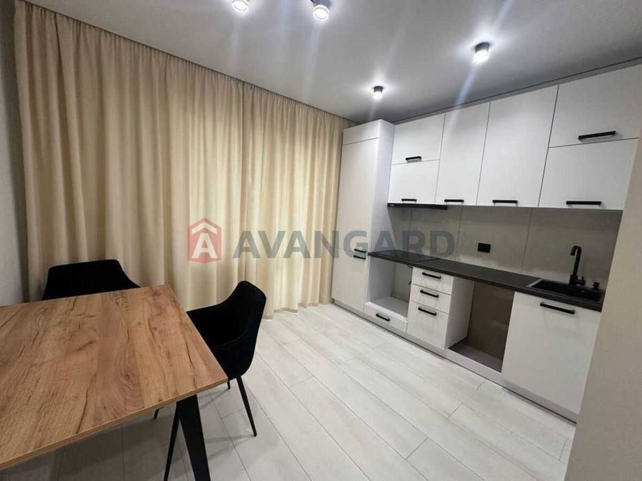 Продам квартиру з сучасним ремонтом  ЖК Welcome Homе на Стеценка