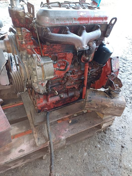 Silnik 4 fiat fiatagri new holland 8041 -8045  misa olejowa częsci