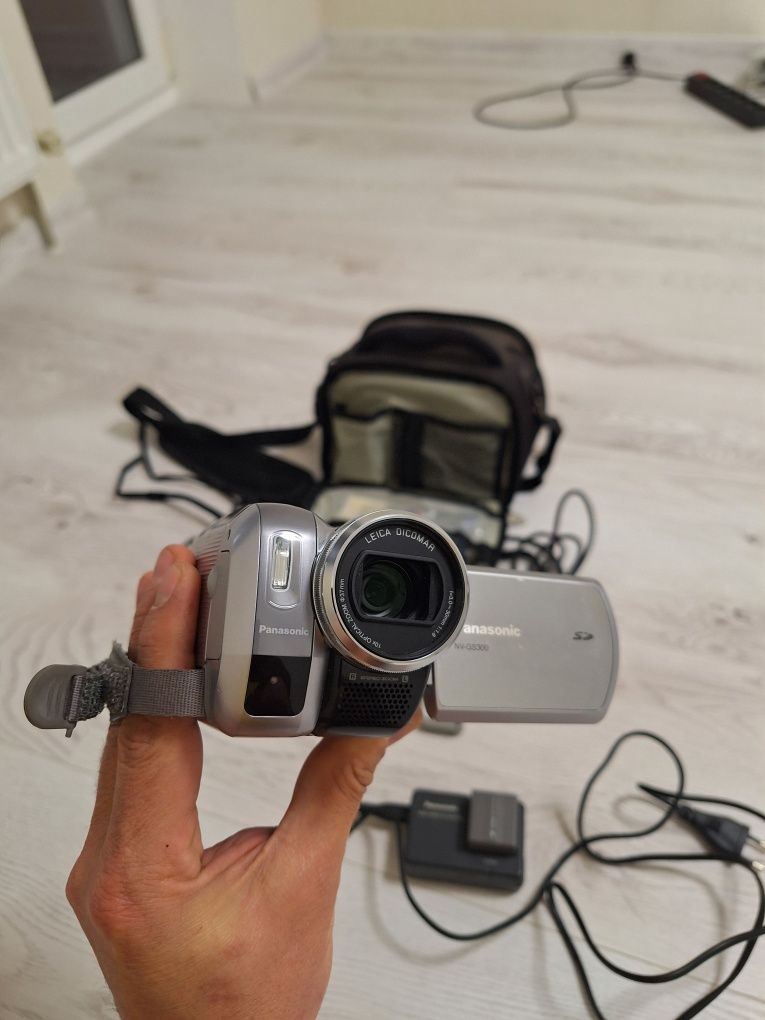 Відеокамера Panasonic NV-GS300