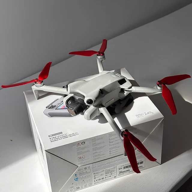 Dron DJI Mini 4 Pro Fly More + DJi Care Refresh