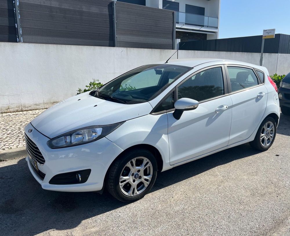 Ford fiesta muito economico sem nada a fazer