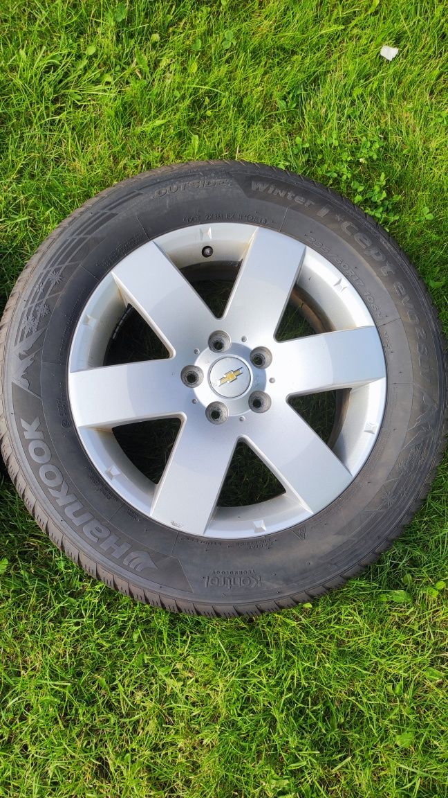 Felgi aluminiowe 17" z oponami zimowymi 235/60 R17 – Chevrolet/6x139.7