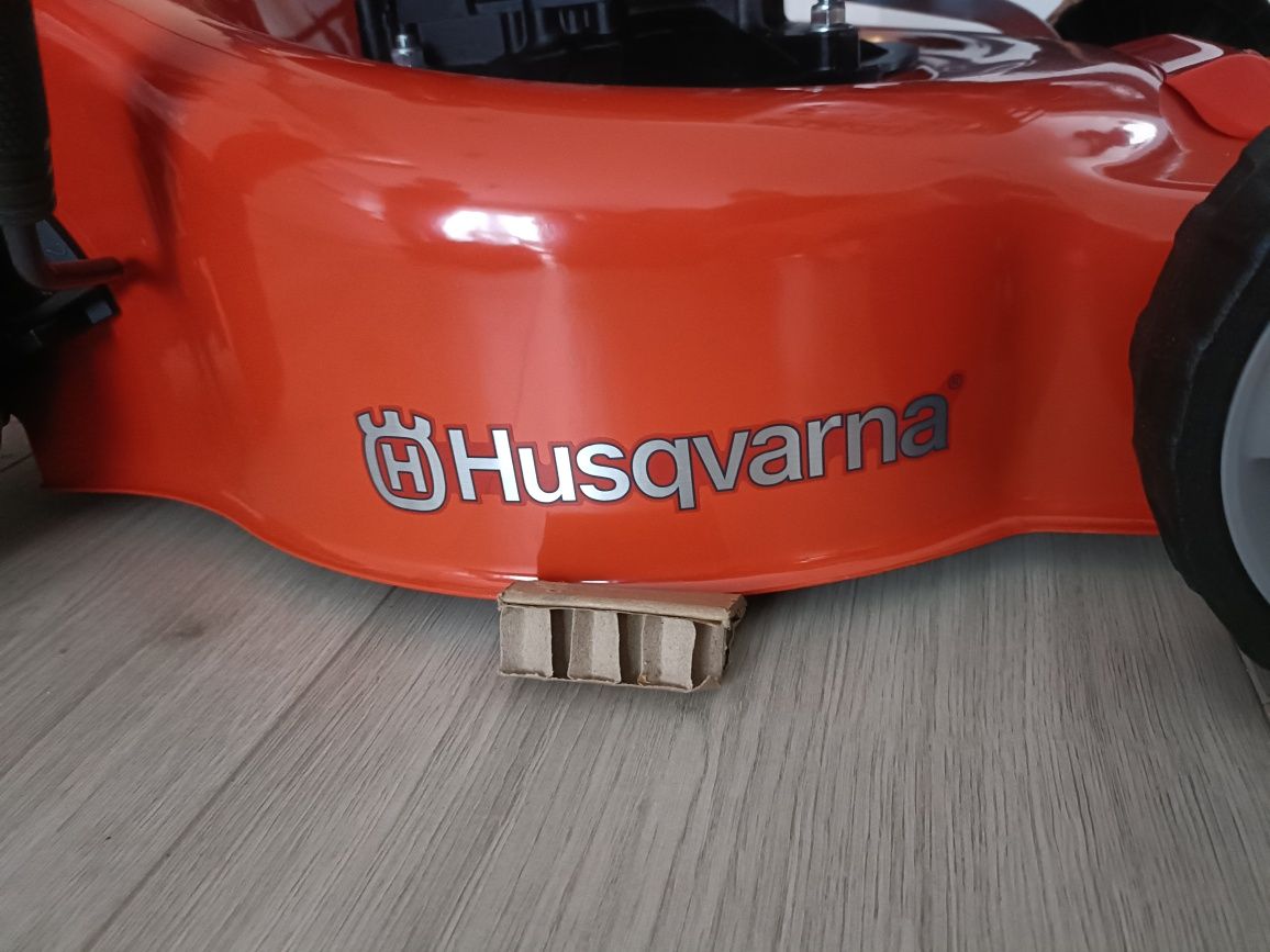 Husqvarna LC 140 - Kosiarka spalinowa