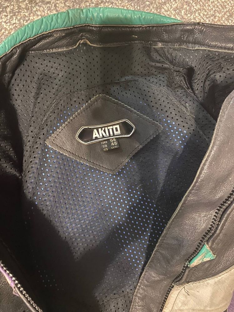 Мтокостюм шкіряний