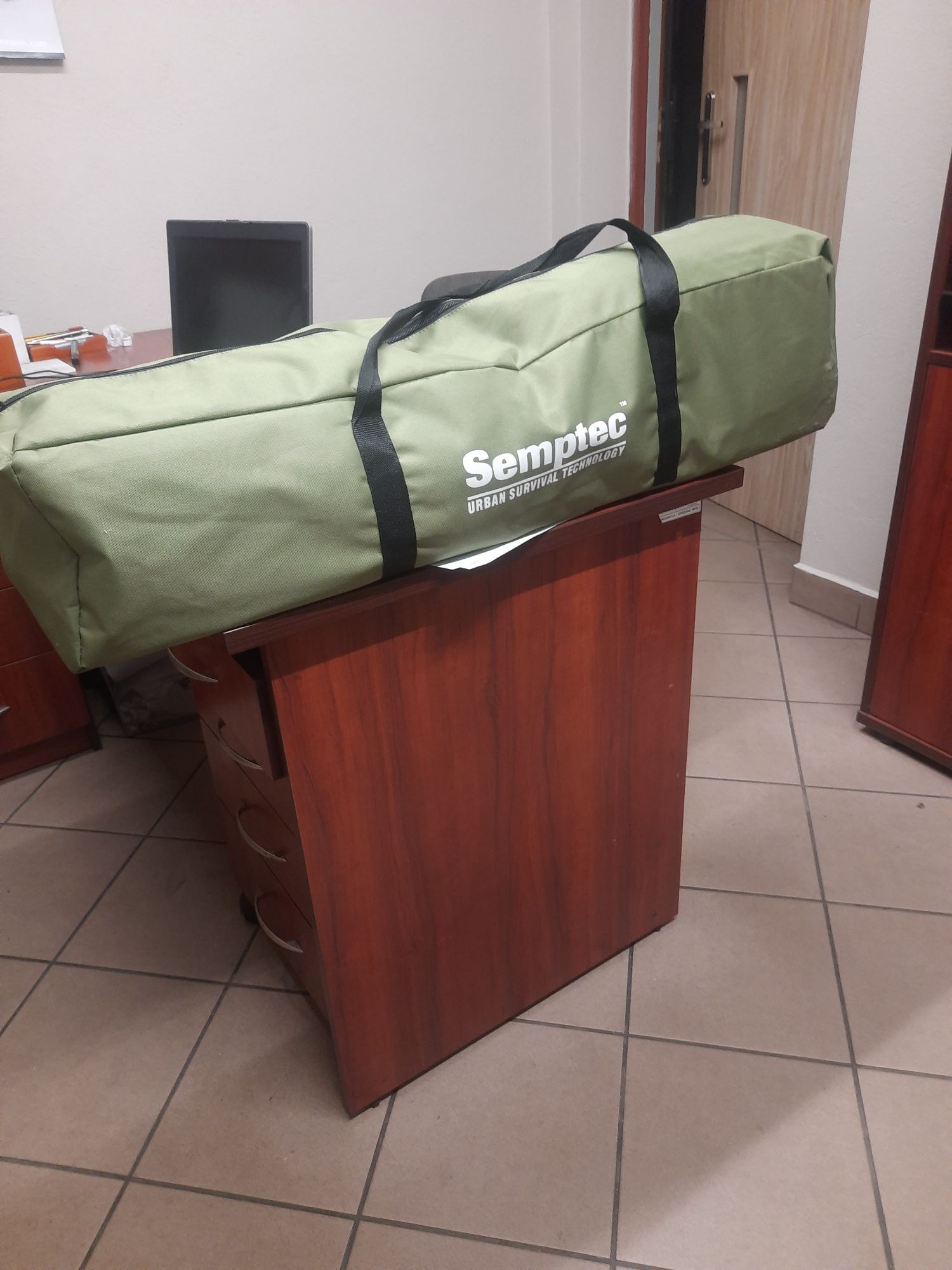Namiot jednosobowy Semptec  Urban Surviwal4w1