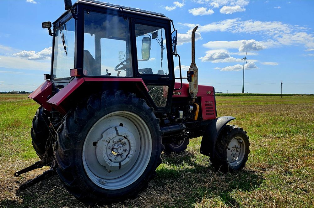 Ciągnik rolniczy Belarus MTZ 820