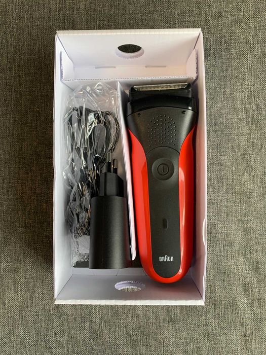 Бритва акумуляторна Braun Series 3 300