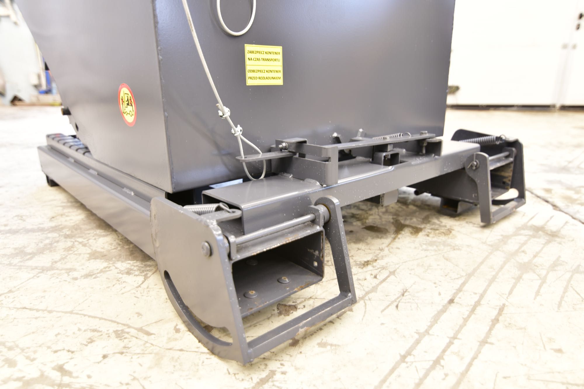 Kontener samowyładowczy / Kontener / Kontener pod wózek widłowy 1100L