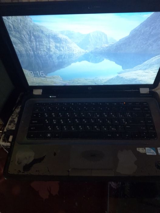 Продам ноутбук полностью рабочий ,быстрый с колонками и мышка бз