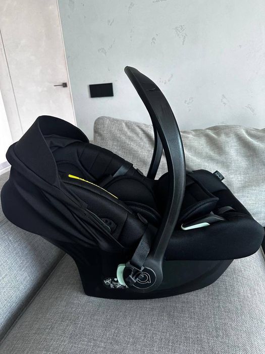 Дитяче автокрісло/детское автокресло