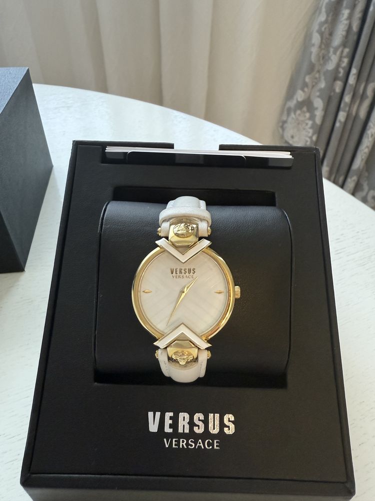 Годинник жіночий Versus Versace