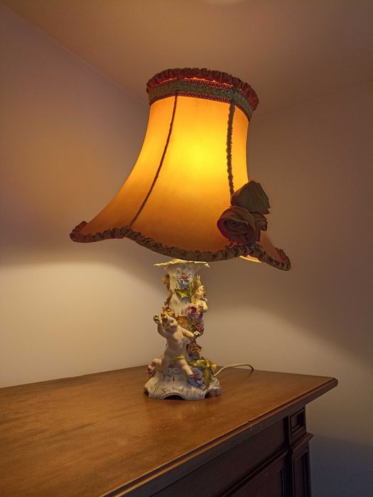 Sprzedam antyczną porcelanową lampę. Cena 380 zł