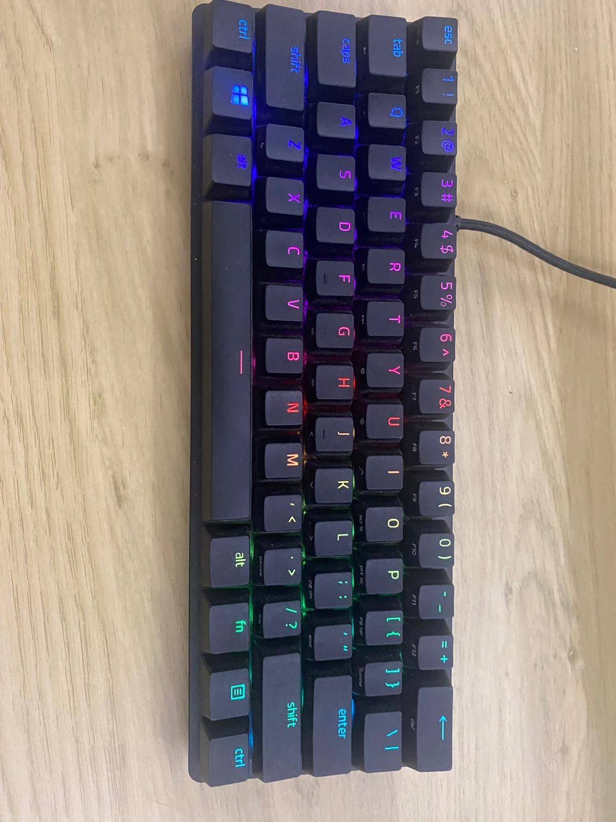 teclado razer huntsman mini switch roxo