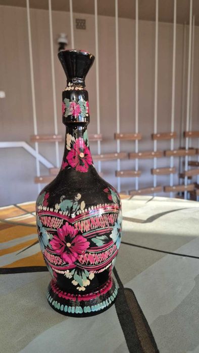 Drewniany komplet folk – karafka, 5 kieliszków, taca, wazon