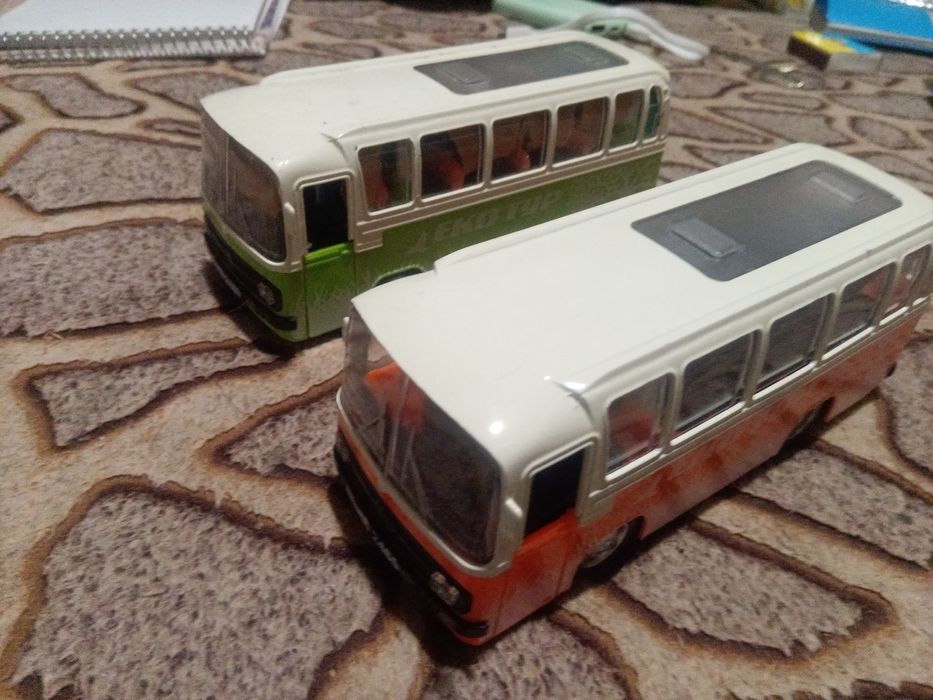 Автобусы разные лиаз,лаз,паз...