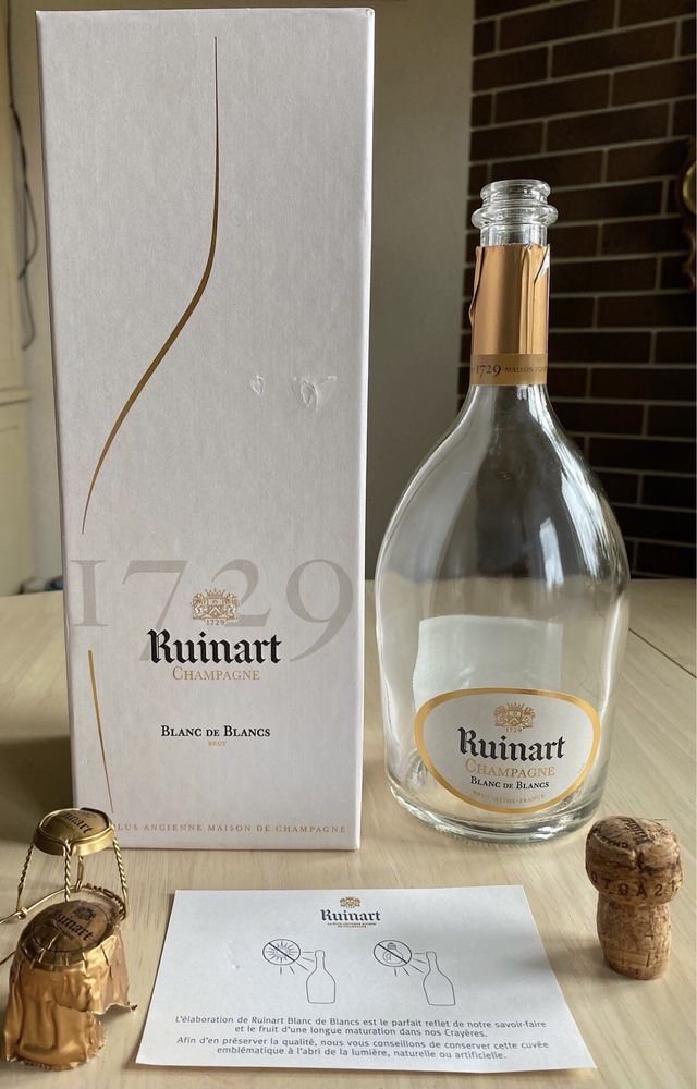 Бутылка с упаковкой от шампанского Ruinart Blanc de Blancs