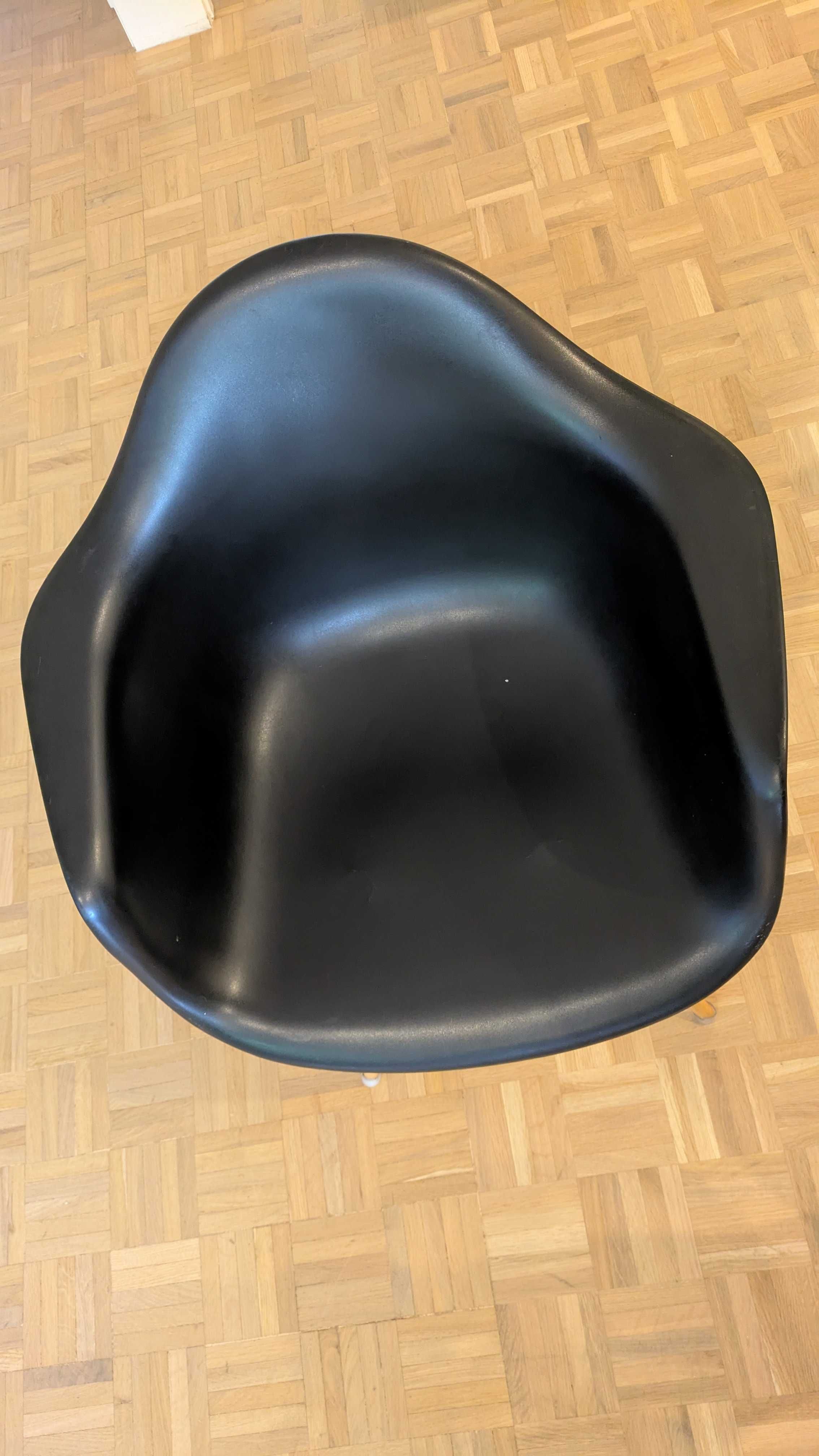 Cadeira Charles Eames Wood Daw Com Braços