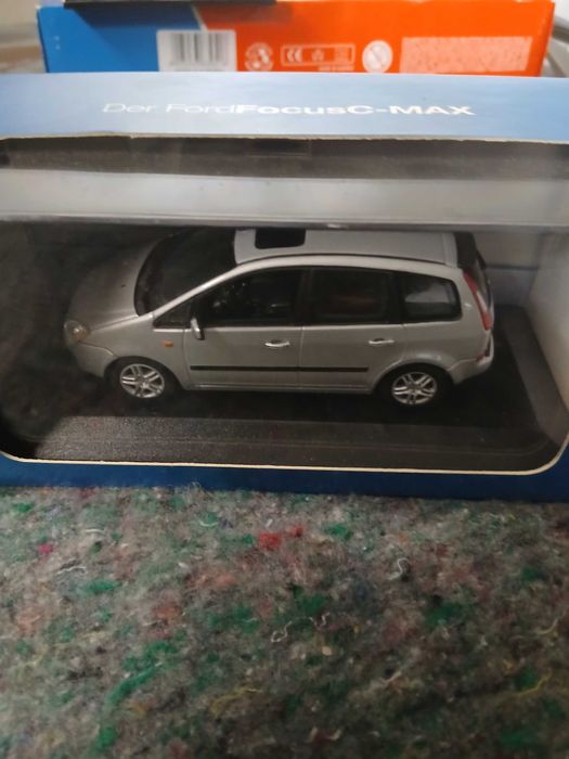 Ford Focus C-Max Silver Minichamps 1/43