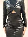 Obcisła elastyczna sexy sukienka bodycon z wycięciem