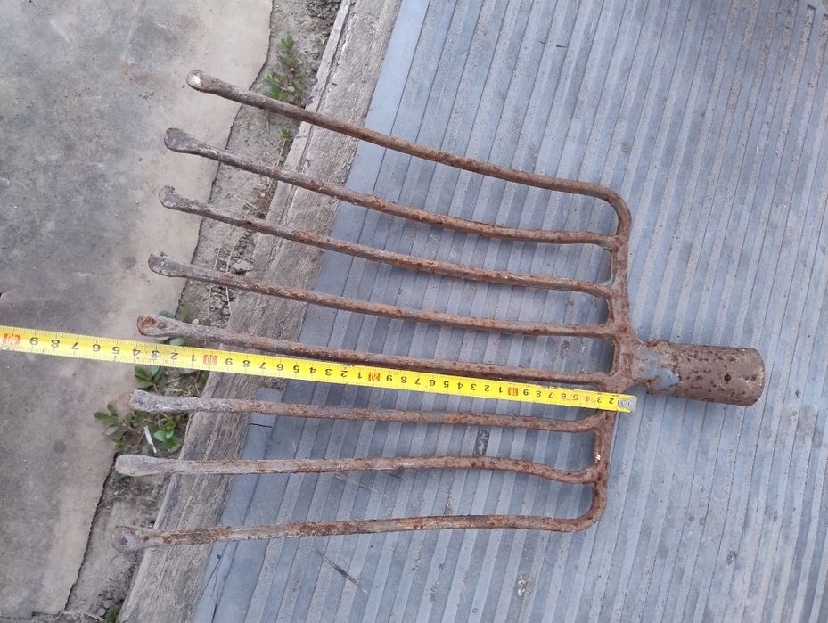 Вила картопляні ,граблі,лопати