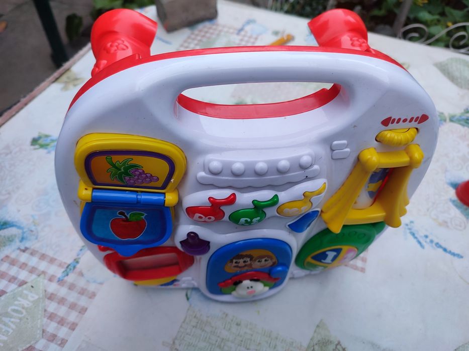 Развивающийся интерактивный музыкальный столик