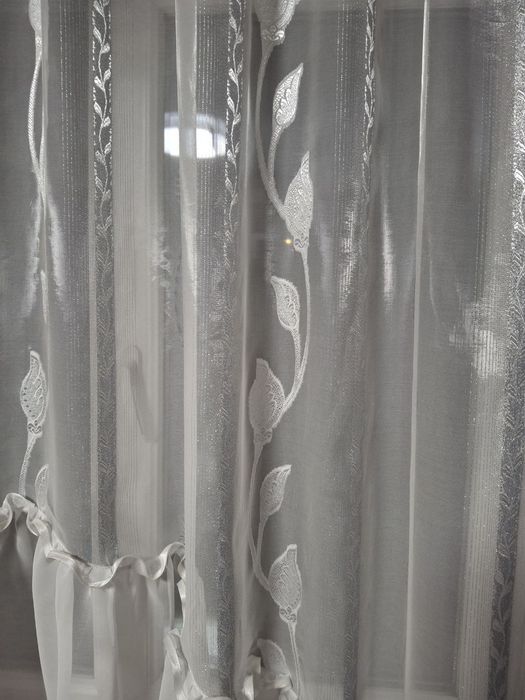 Штора-арка біло-срібляста в ідеальному стані