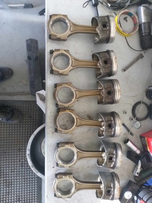 Tłoki i korbowody 2jz GTE.
