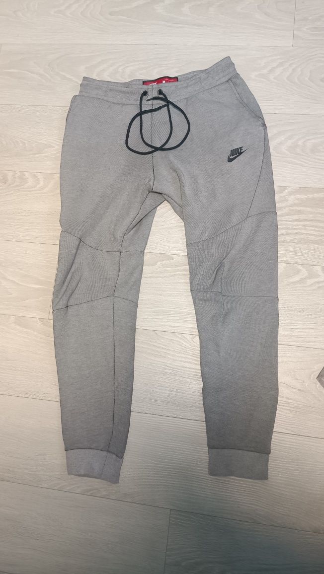 Штани Nike tech fleece