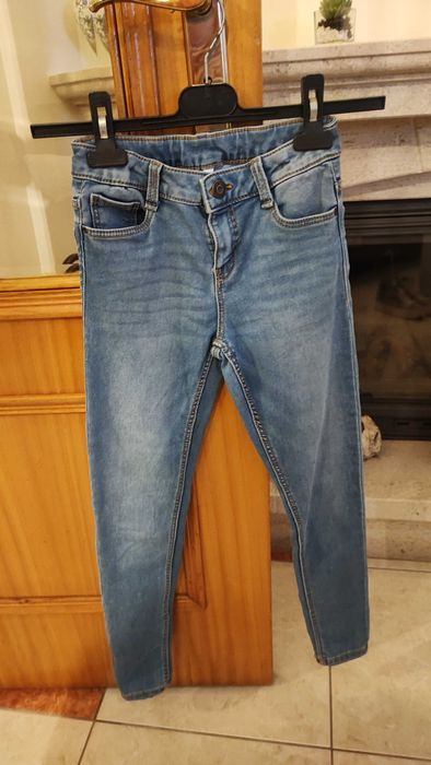 Calça de ganga menina - marca C&A - Novas