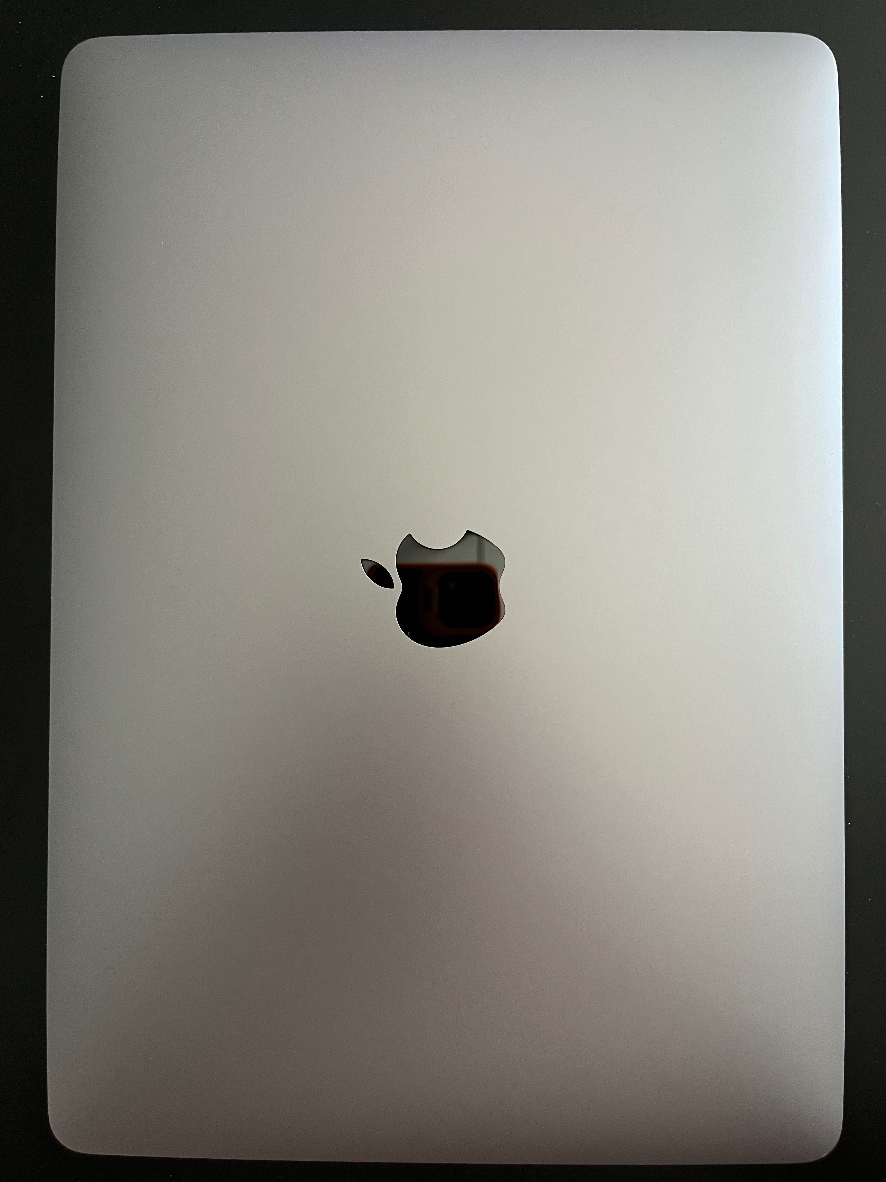 MacBook Air M1 (8/256) Bateria 83%