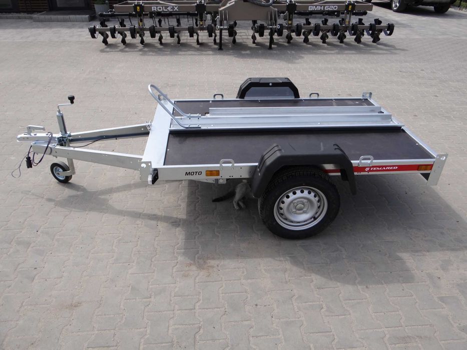 RYNNA NAJAZDOWA - Temared MOTO 1, podłoga sklejka