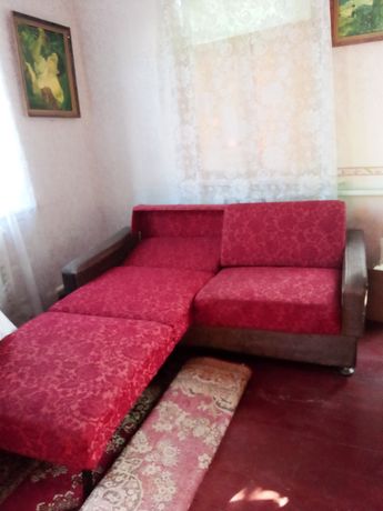 Продам диван,  сервиз на 4 персоны немецкий фарфор
