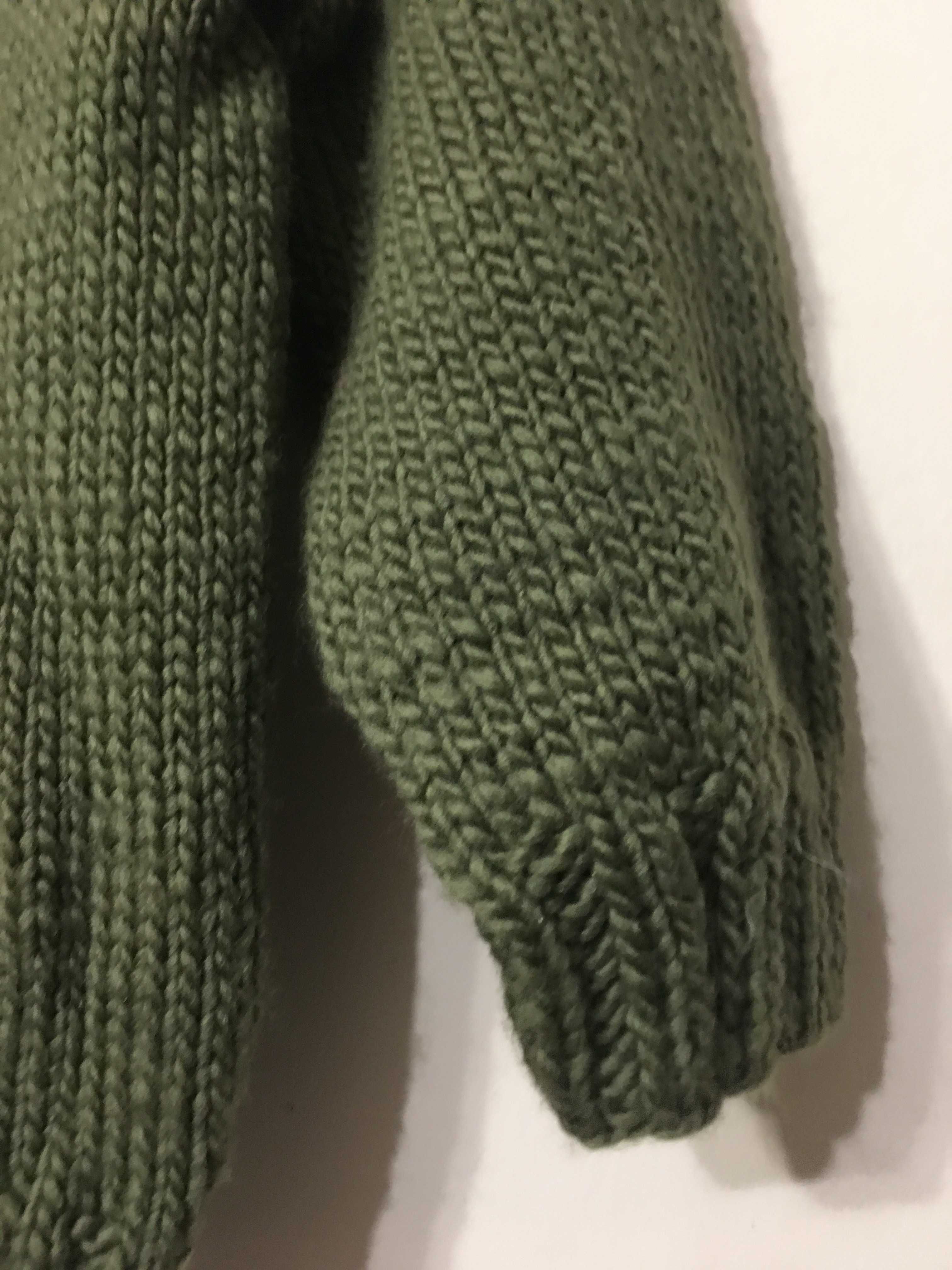 Ręcznie robiony sweter z wełny baby merynosów