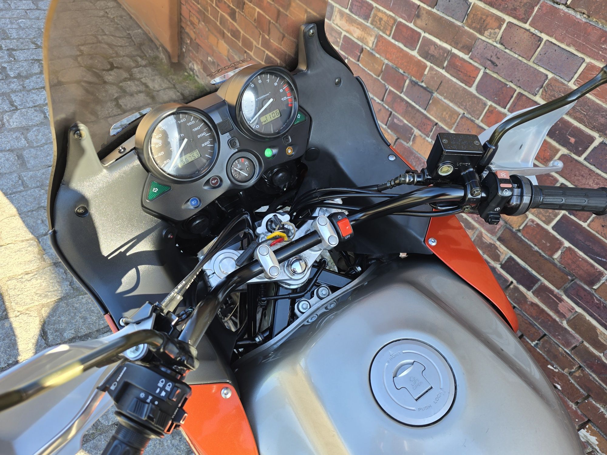 Honda XL 1000 Varadero .1999r. Kufer // bardzo dobry stan