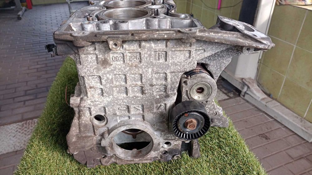 BMW E87 E90 2.0B N43B20A Blok silnik