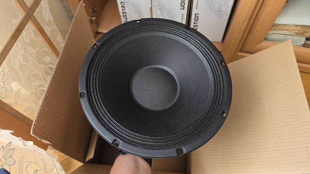 Басові динаміки Celestion BN10-200X. 4 шт в наявності. Нові!